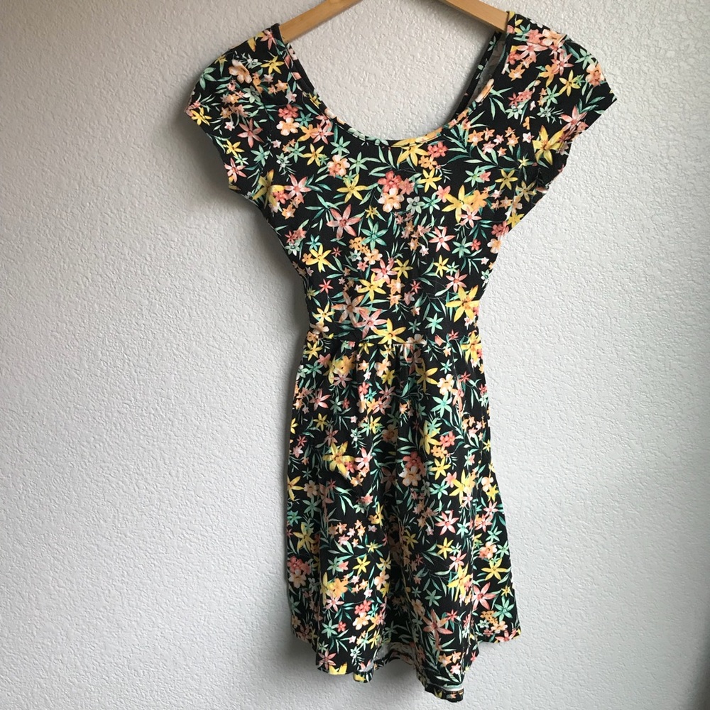 Floral black dress with back cutouts